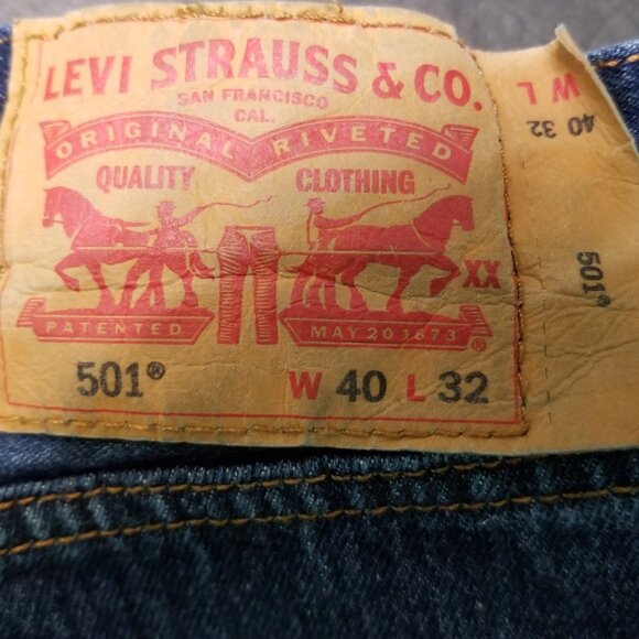 Levis Men's 501 Jeans Size 40x32 Button Fly - Picture 5 of 10